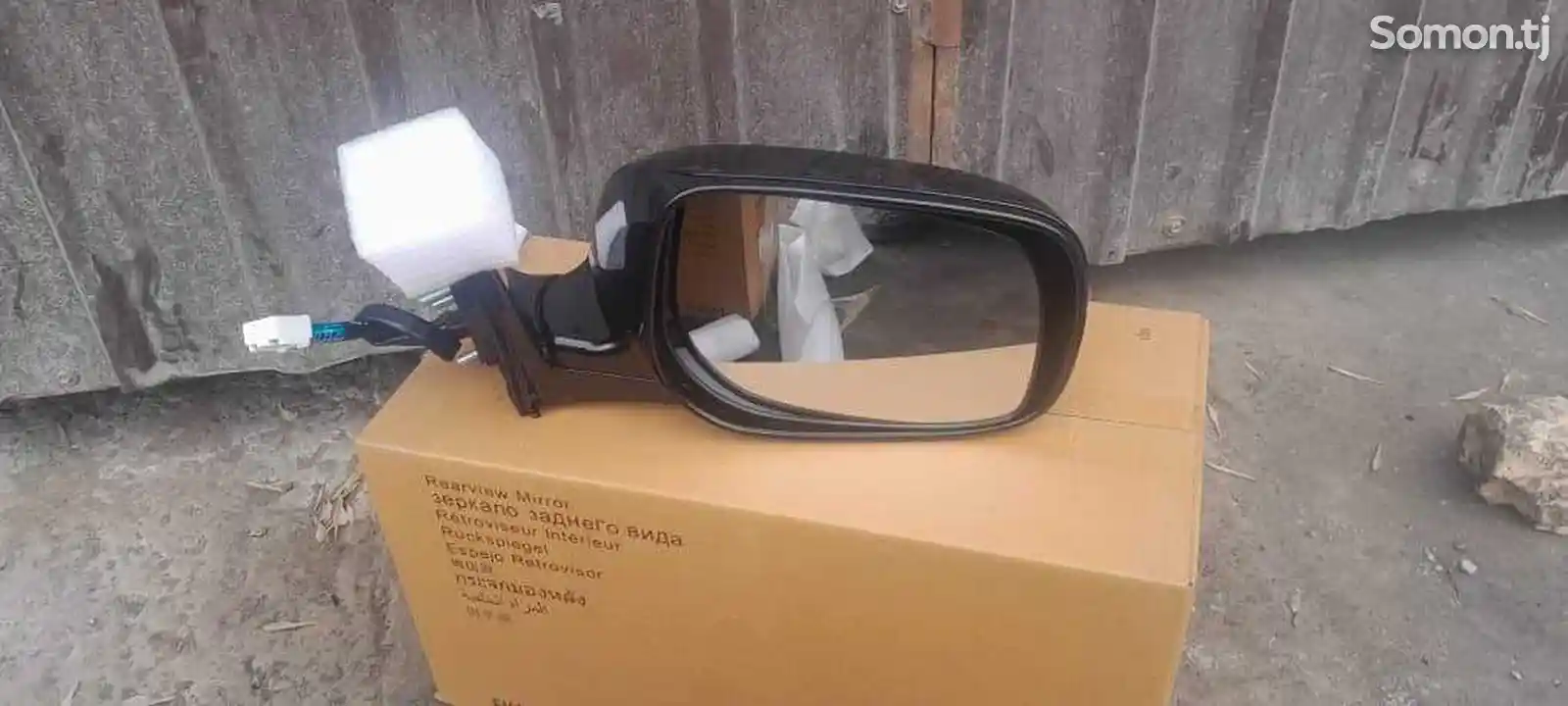 Боковое зеркало с поровотником на Toyota Camry 2-3