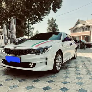 Kia K5, 2016