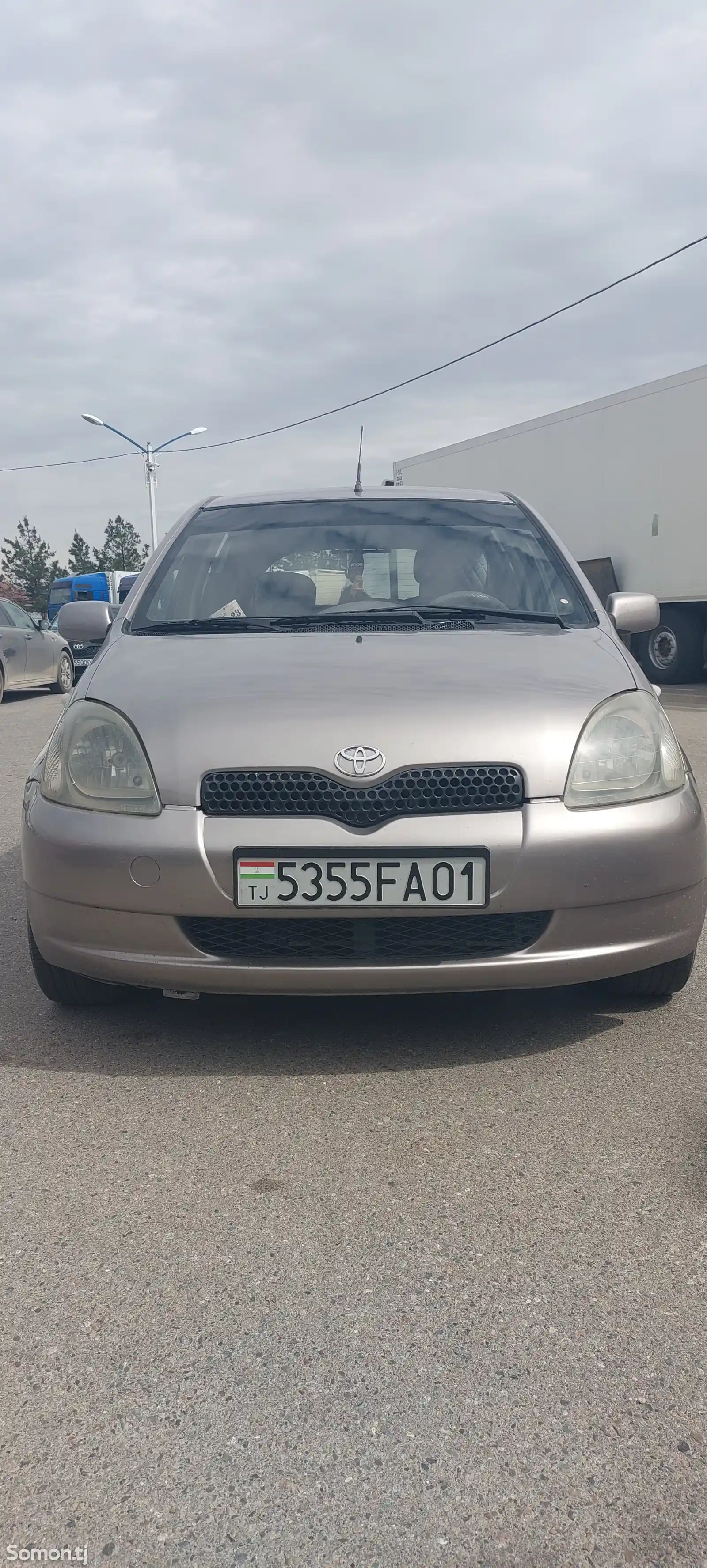 Toyota Vitz, 2001-1