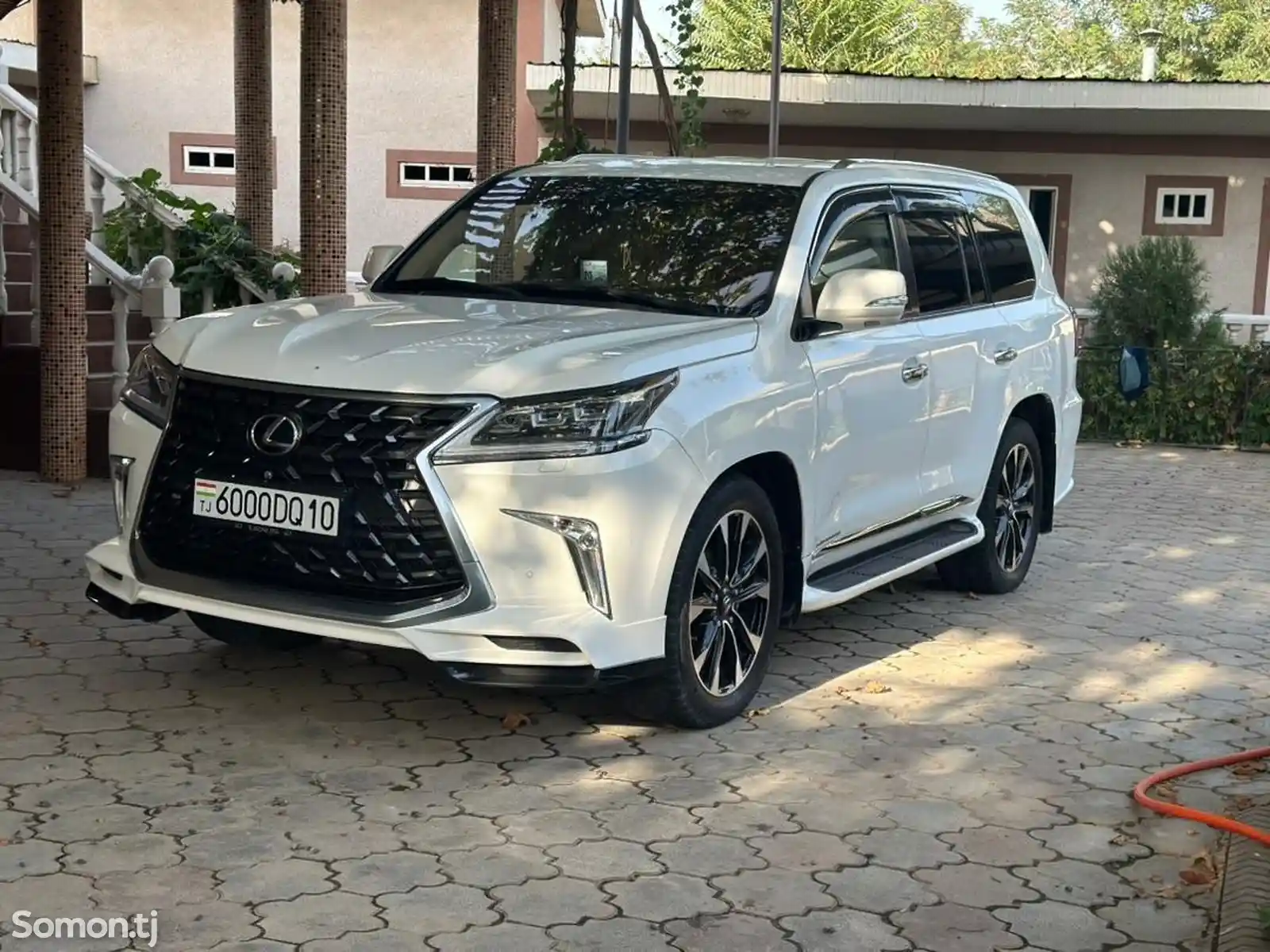 Lexus LX series, 2010-1