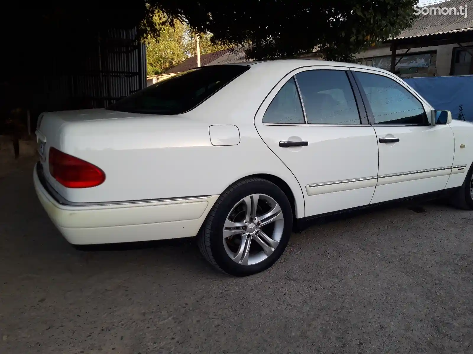 Mercedes-Benz E class, 1997-6