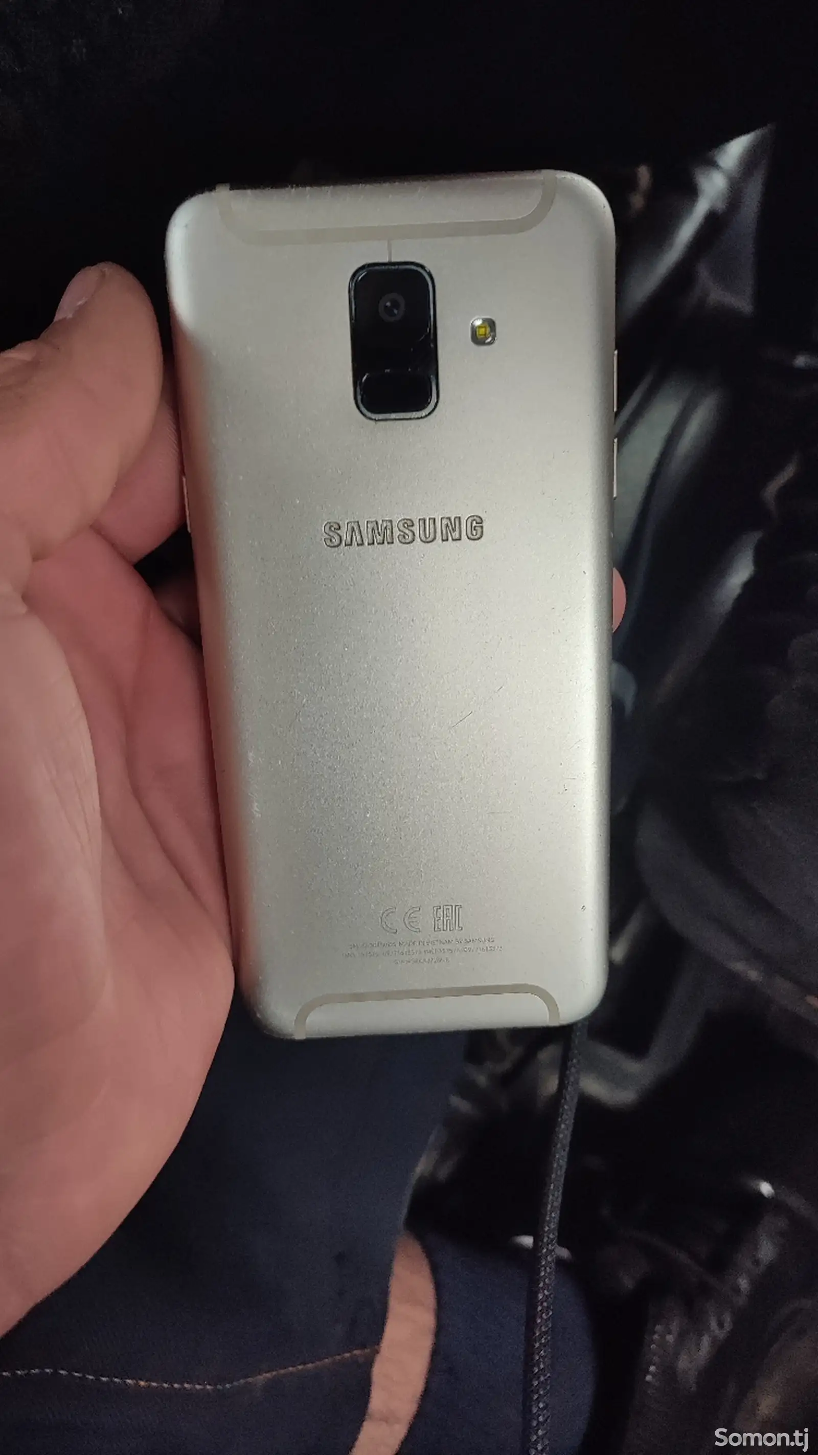 Samsung Galaxy A6-1