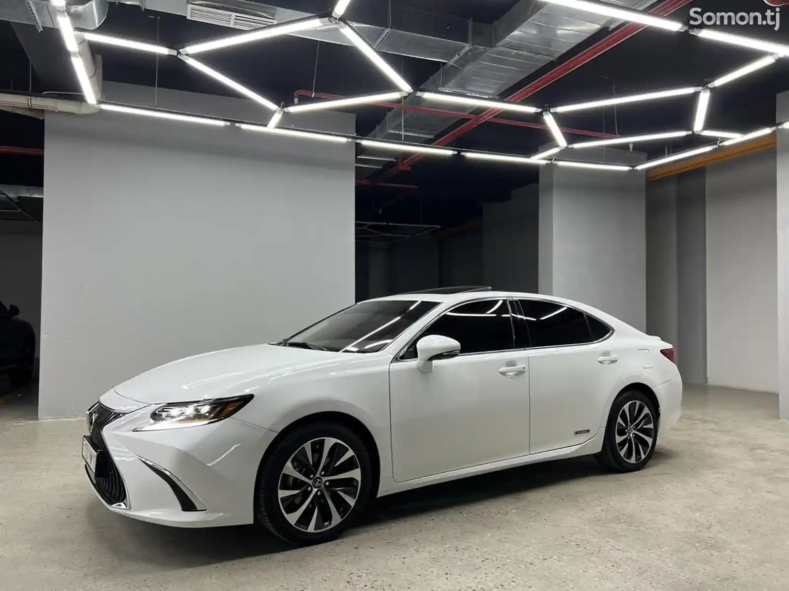 Lexus ES series, 2015-10