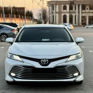 Toyota Camry, 2018