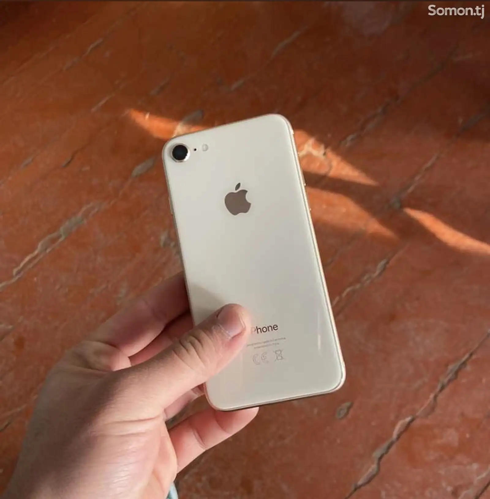 Apple iPhone 8, 64 gb, Gold-1