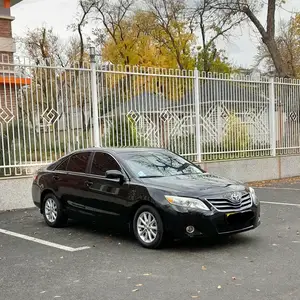 Toyota Camry, 2010