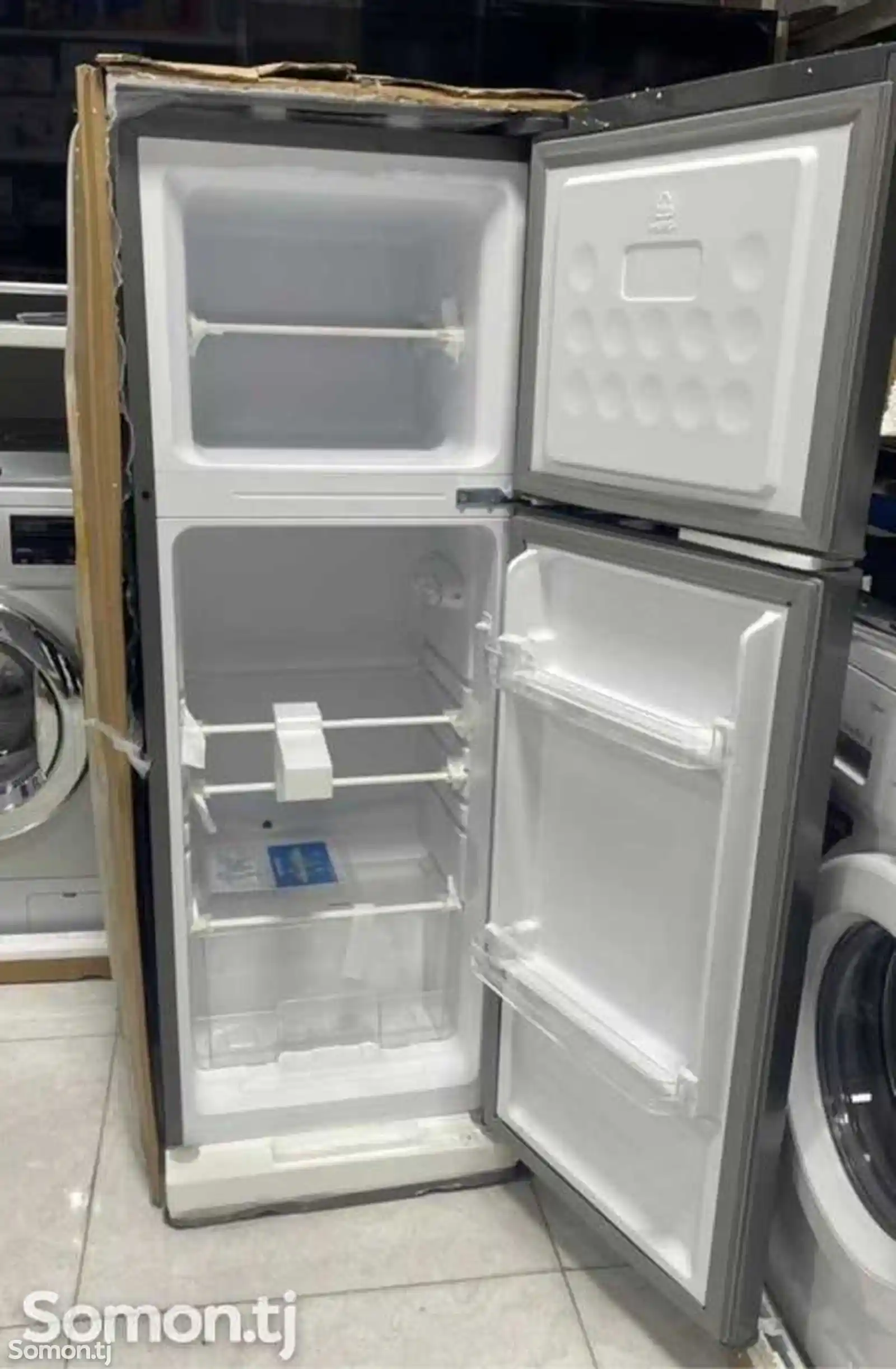 Холодильник Skyworth-2