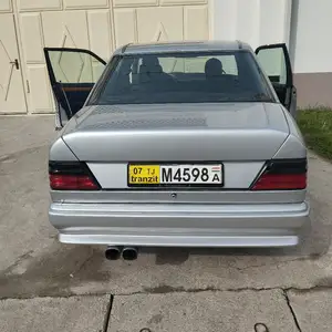 Mercedes-Benz W124, 1994