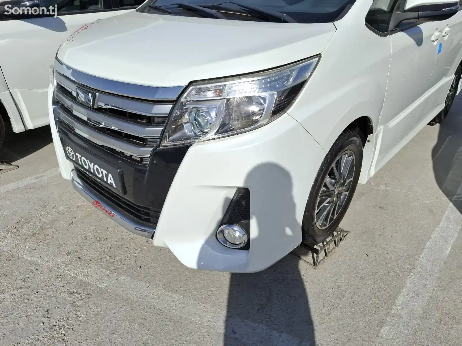 Toyota Noah, 2014-2