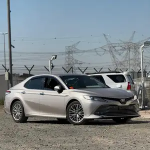 Toyota Camry, 2017