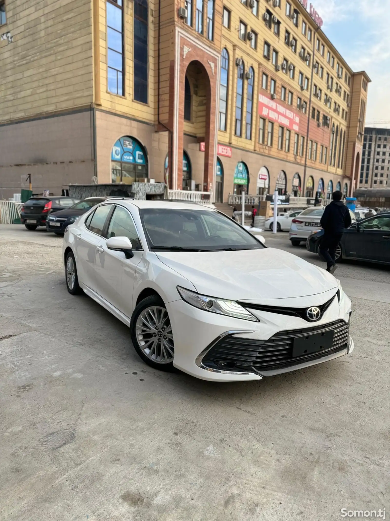 Toyota Camry, 2020-1