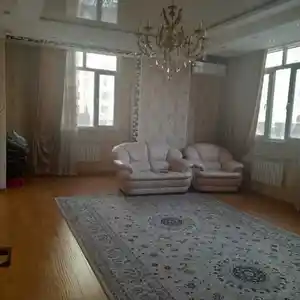 2-комн. квартира, 3 этаж, 75м², Дом печать