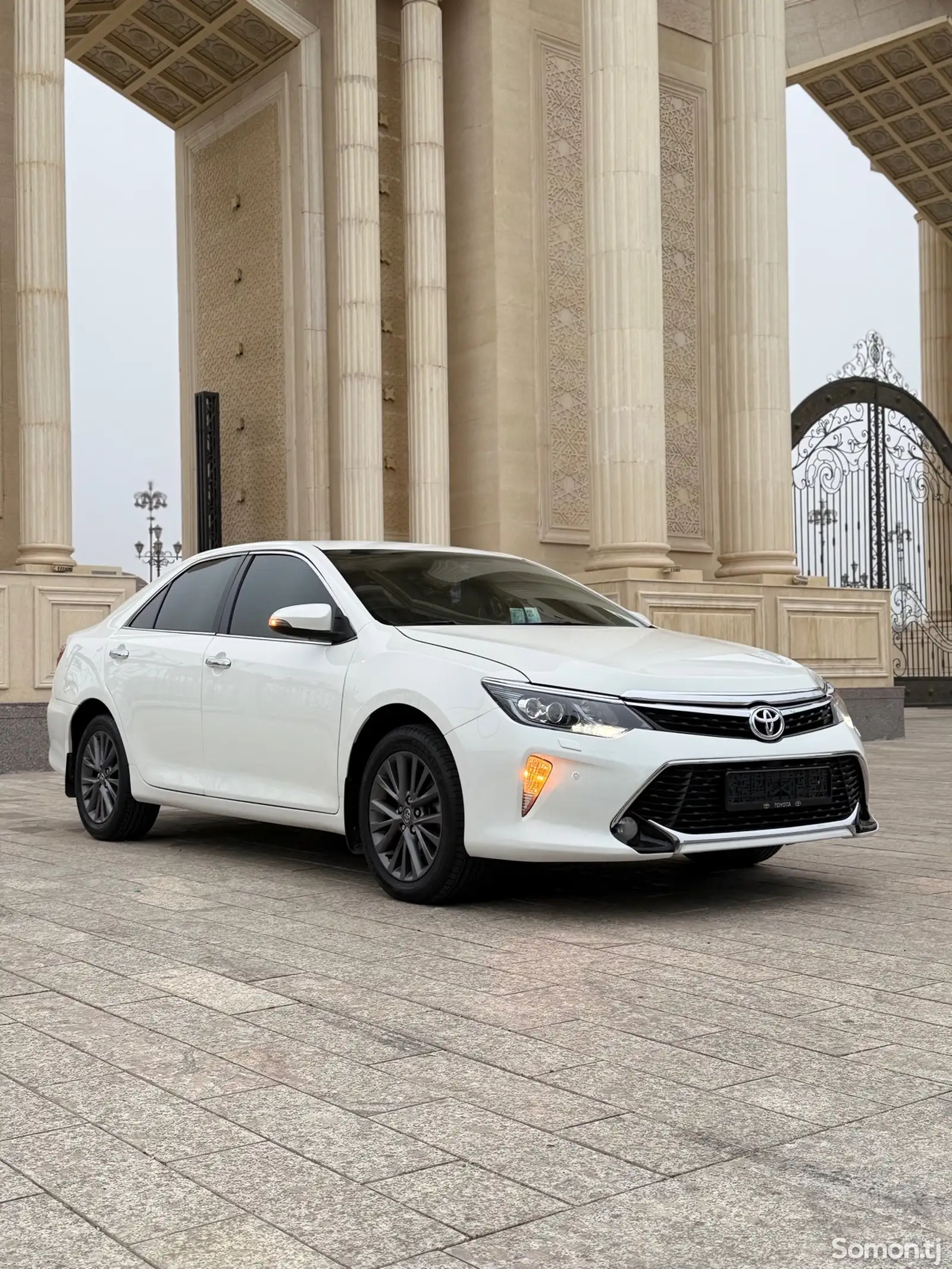 Toyota Camry, 2017-1