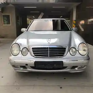 Mercedes-Benz E class, 2001