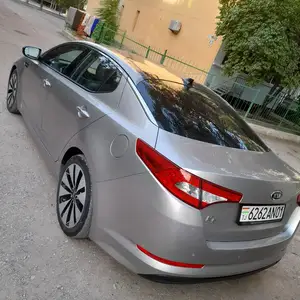 Kia K5, 2011