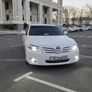 Toyota Camry, 2010