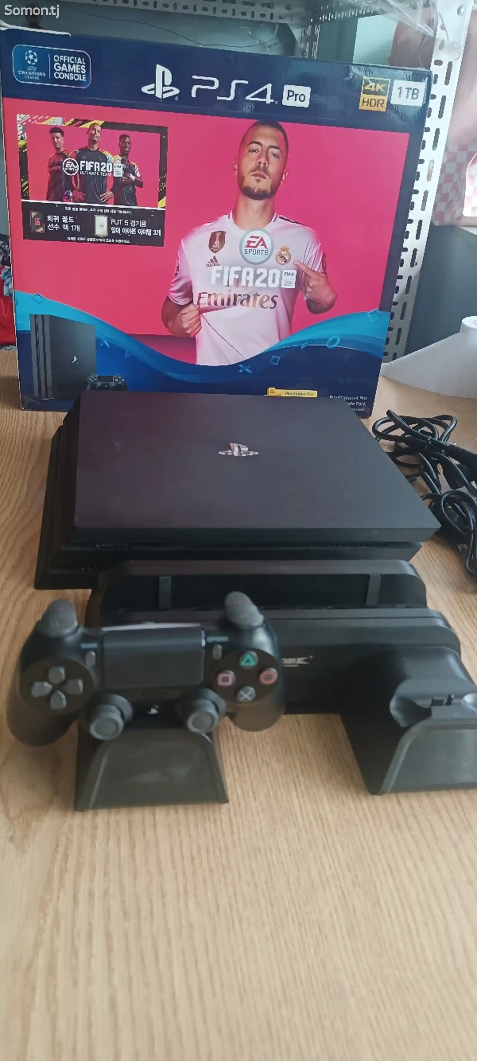 Игровая приставка PlayStation 4 Pro-1