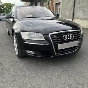 Audi A8, 2010