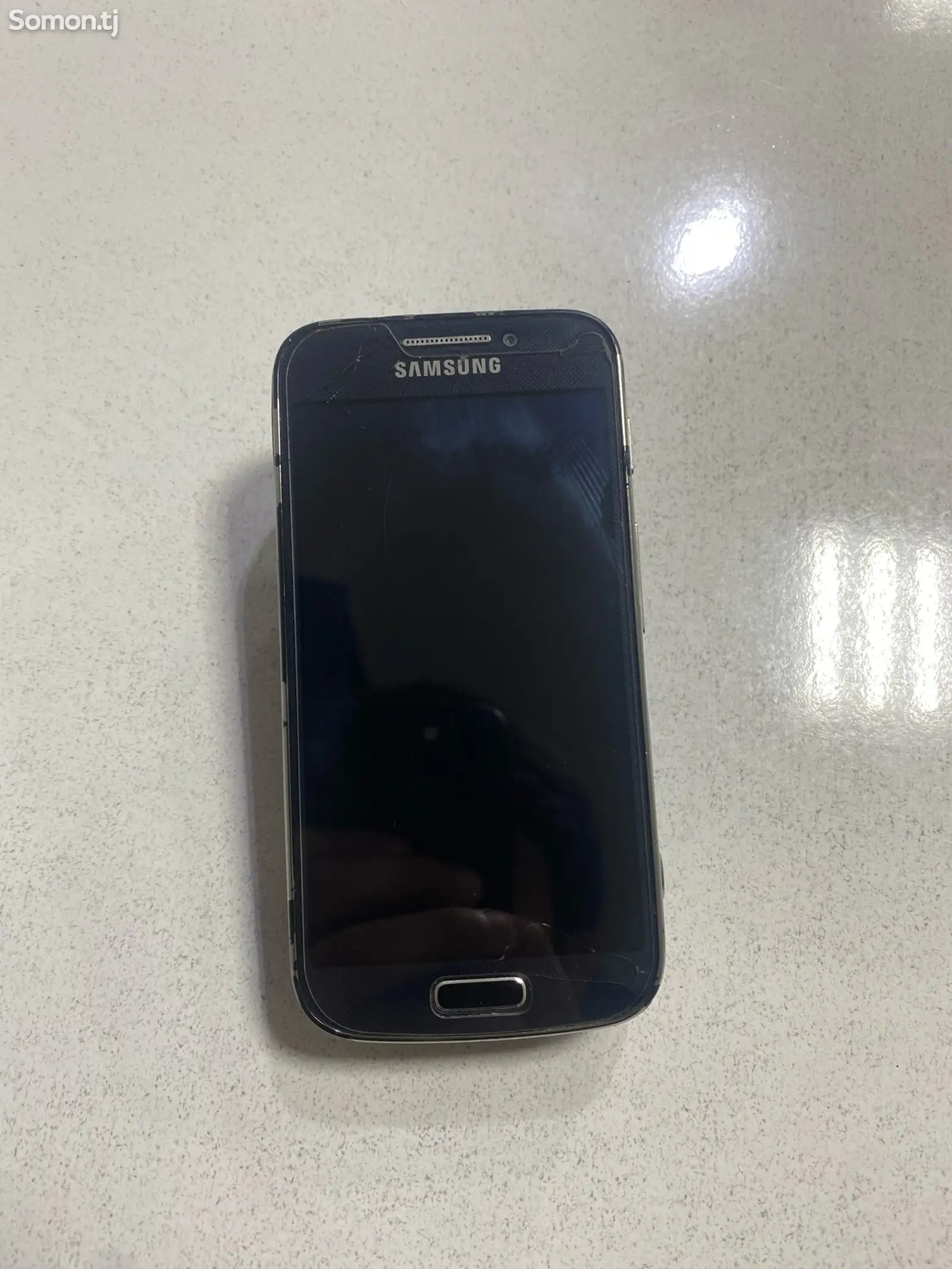 Samsung Galaxy S4 Zoom-1