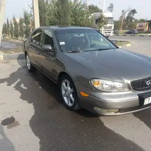 Infiniti J series, 2000