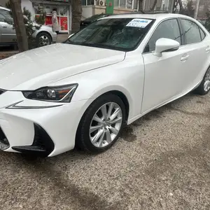 Lexus IS series, 2015