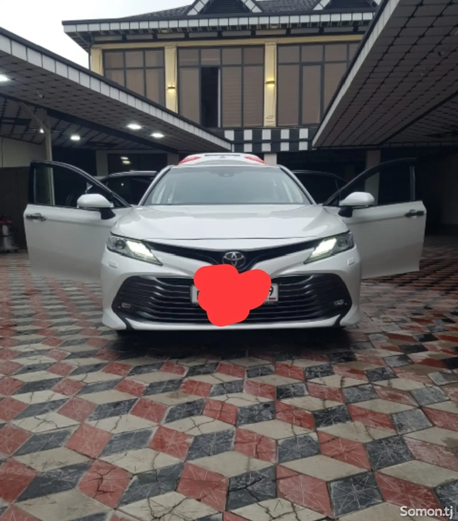 Toyota Camry, 2020-1