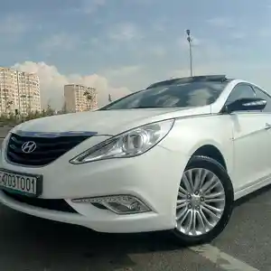 Hyundai Sonata, 2011