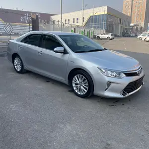 Toyota Camry, 2016