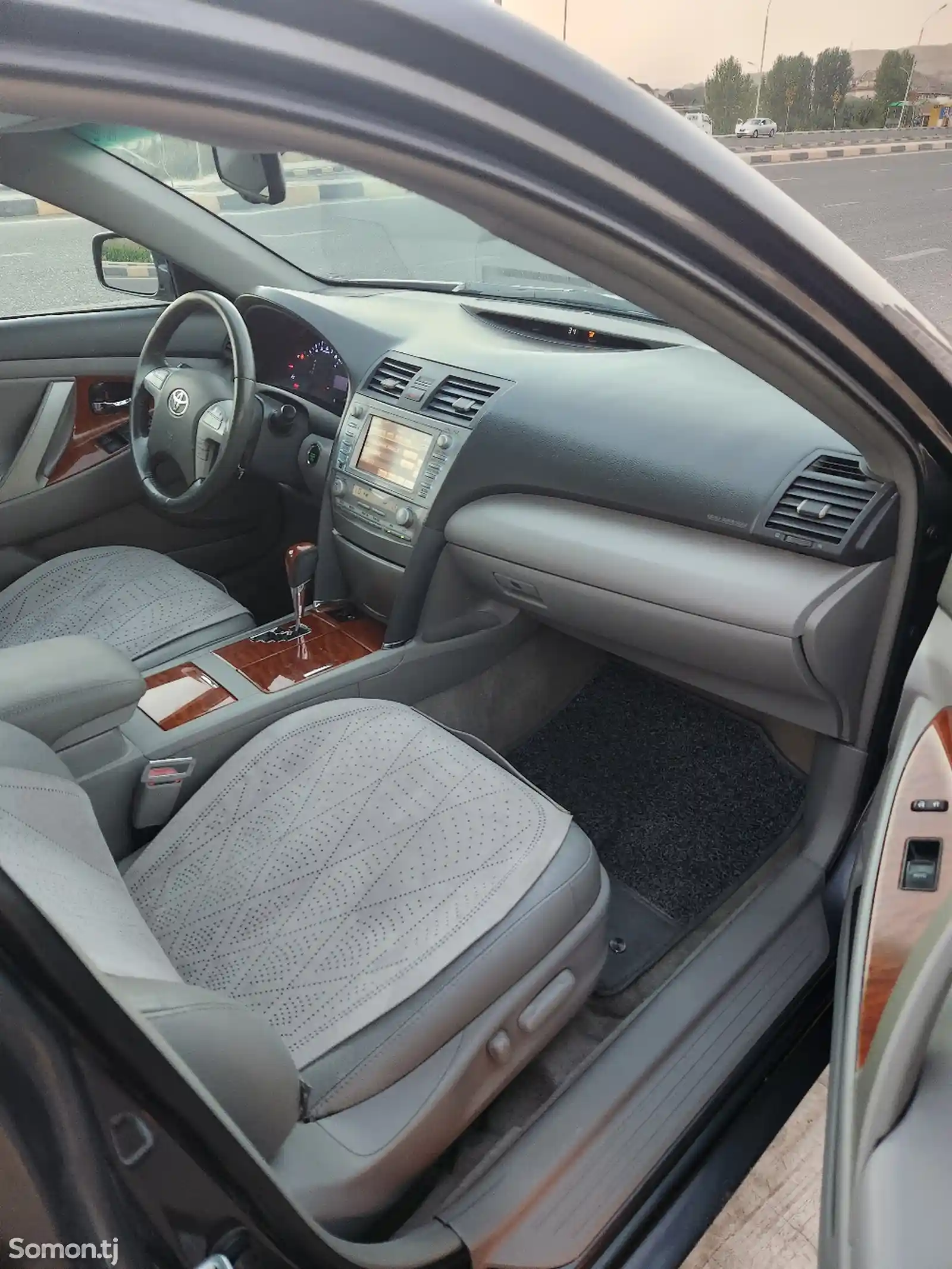 Toyota Camry, 2011-8