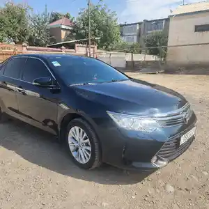 Toyota Camry, 2016