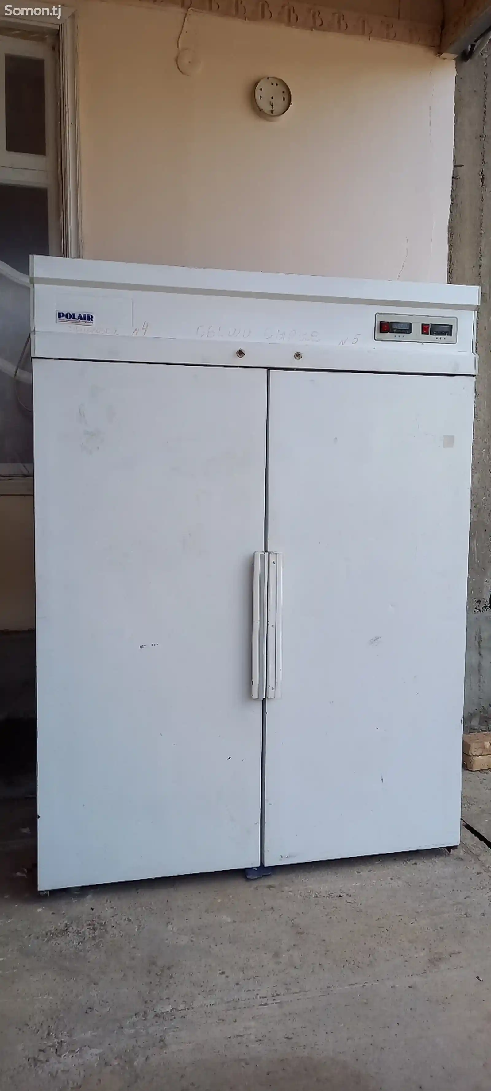 Холодильный шкаф-2