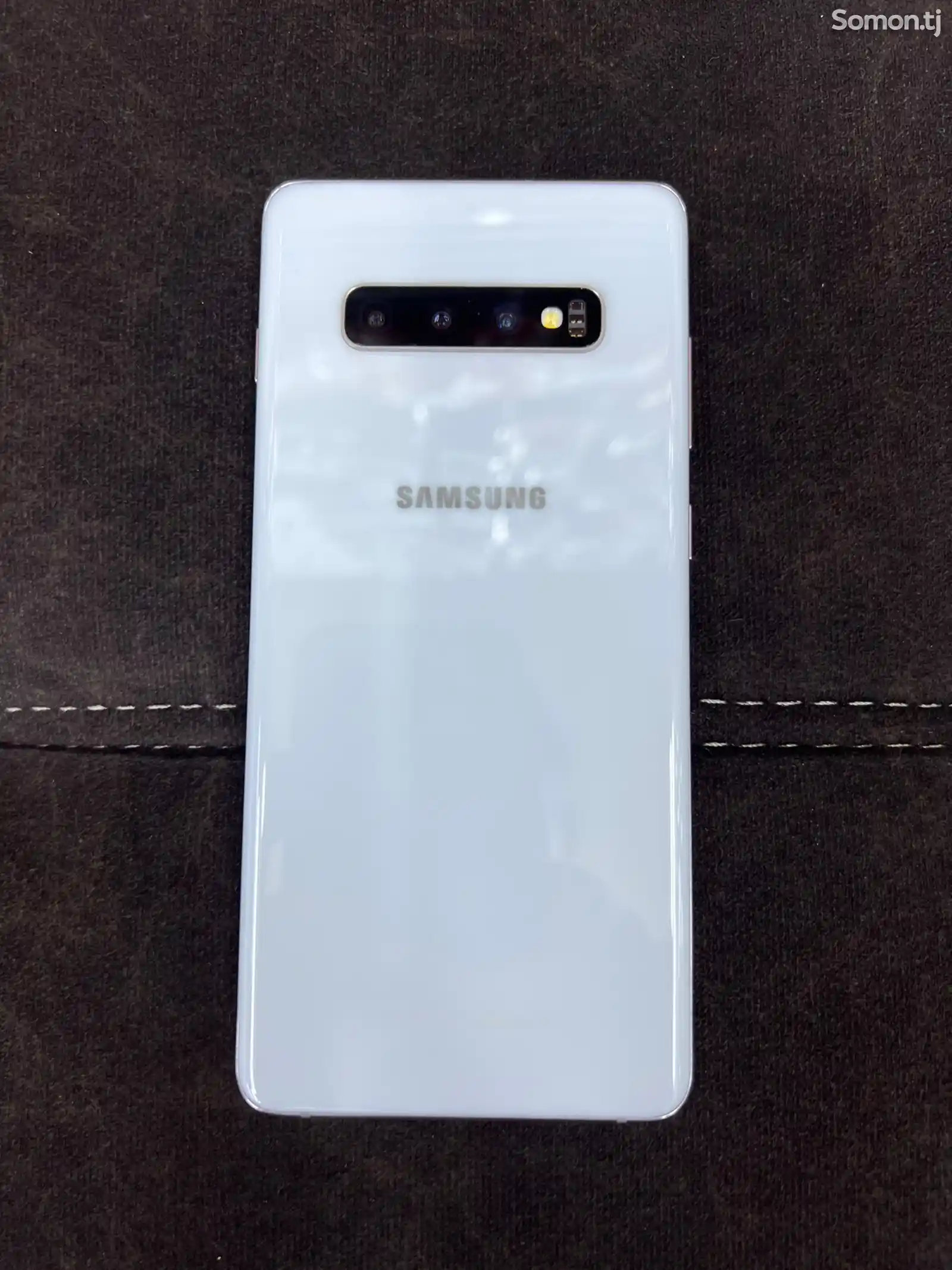 Samsung Galaxy S10 Plus-1