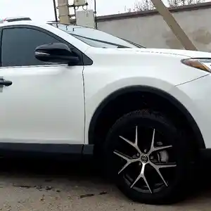 Toyota RAV 4, 2017