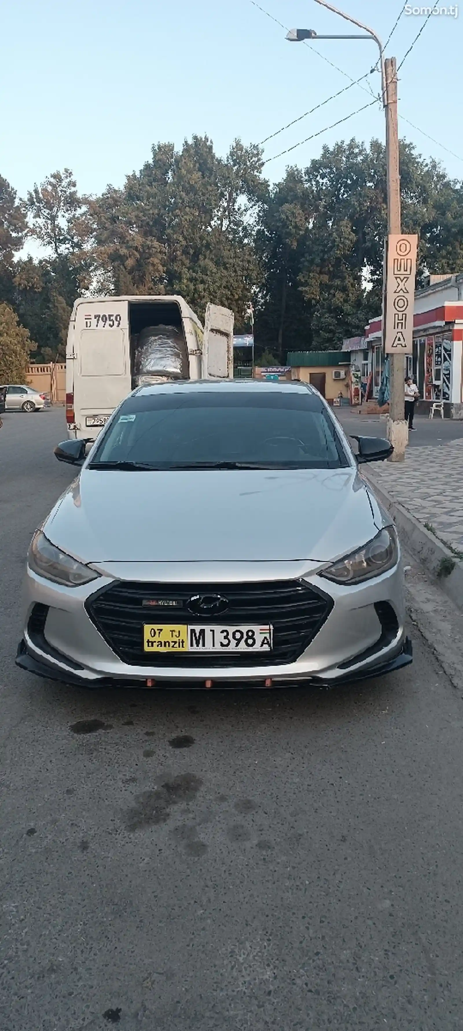 Hyundai Elantra, 2017-1