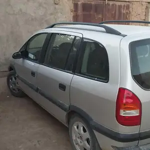 Opel Zafira, 2002