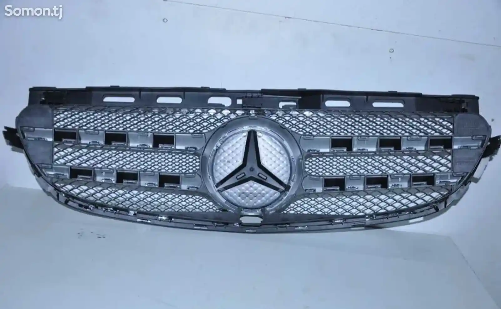 Решётка радиатора на Mercedes Benz-10