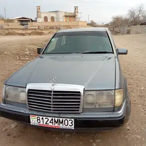 Mercedes-Benz W124, 1990