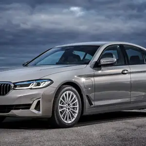 Лобовое стекло BMW G30 2017