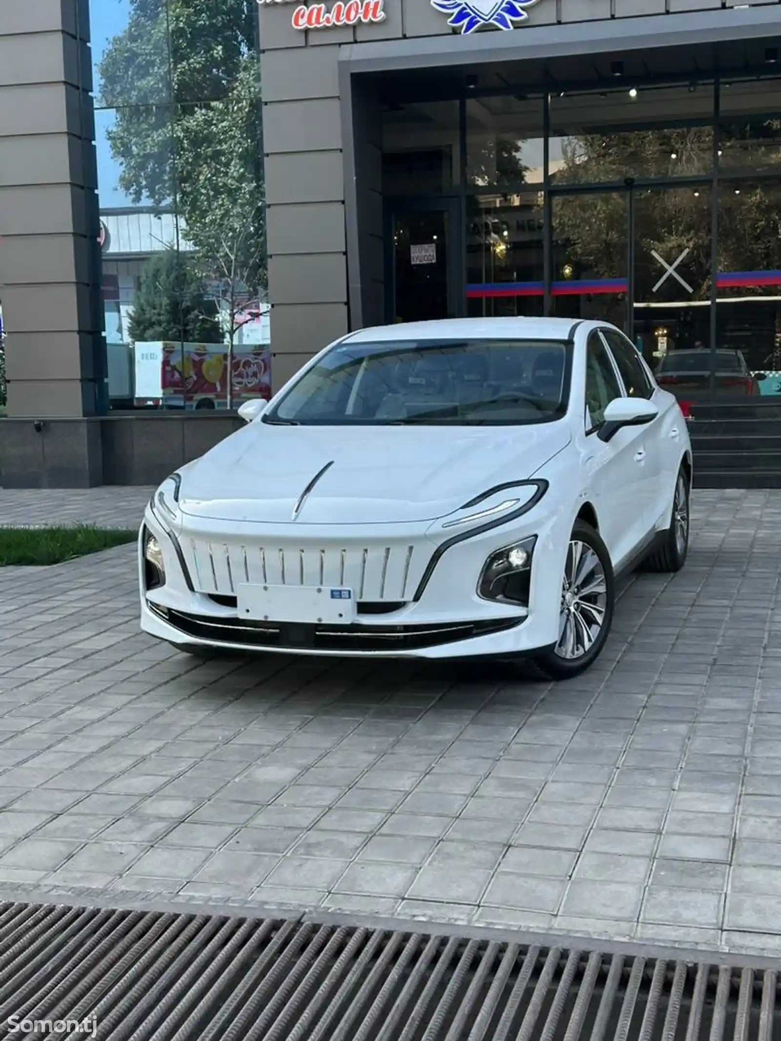 Hongqi E-QM5, 2024-1