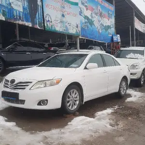 Toyota Camry, 2010