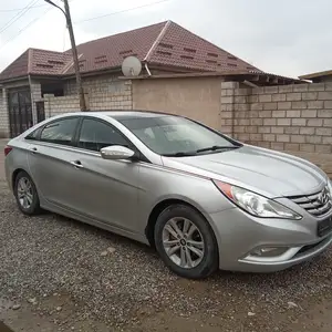 Hyundai Sonata, 2010