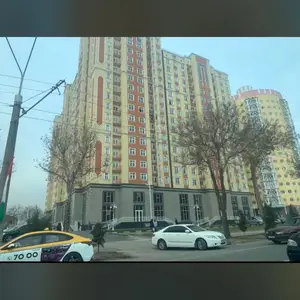 3-комн. квартира, 14 этаж, 90м², профсоюз