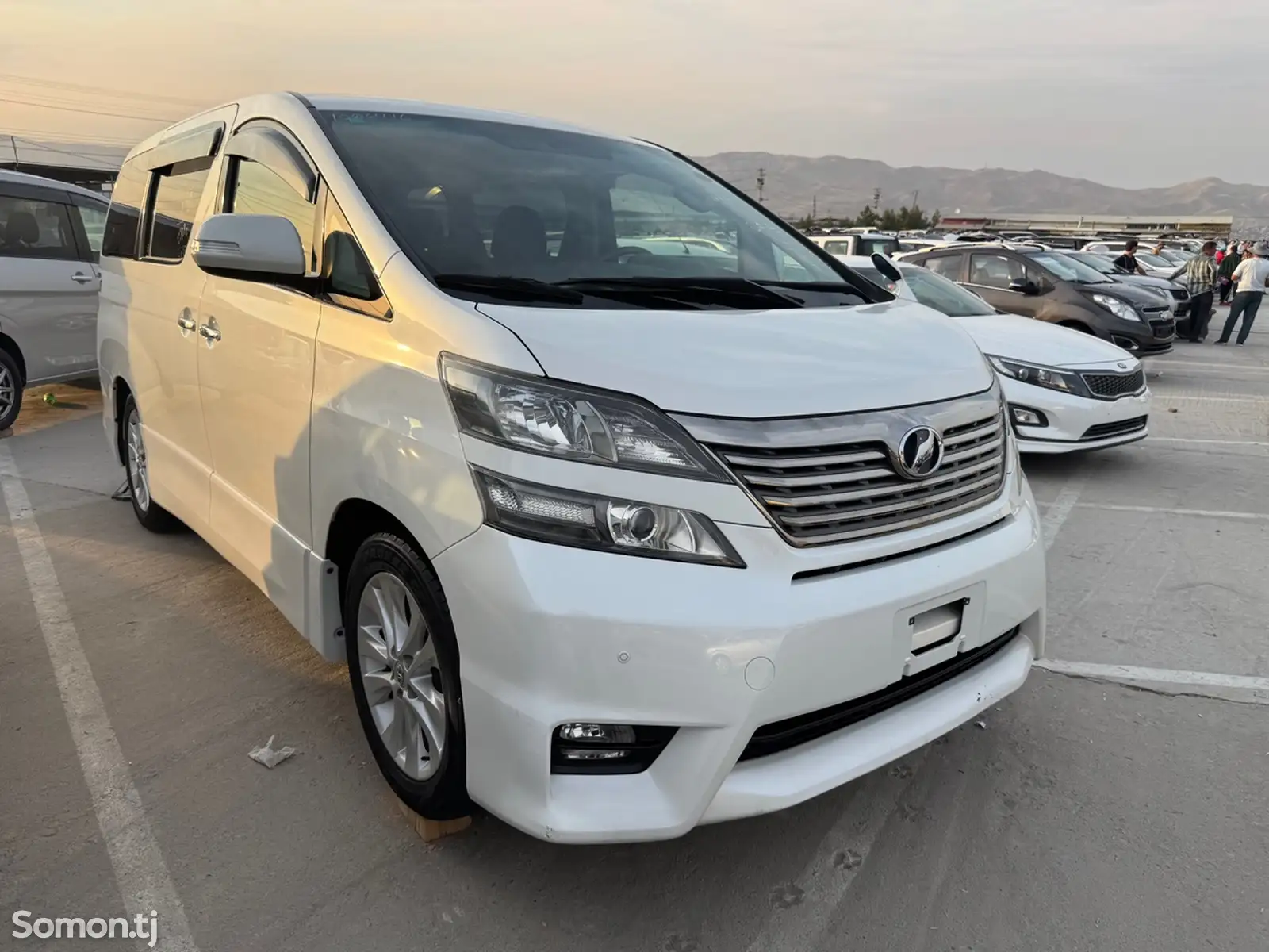 Toyota Vellfire, 2014-2