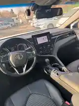 Toyota Camry, 2019-9