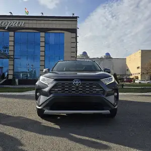 Toyota RAV 4, 2021