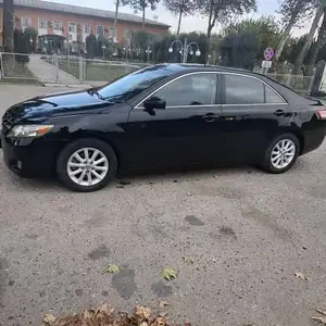 Toyota Camry, 2011