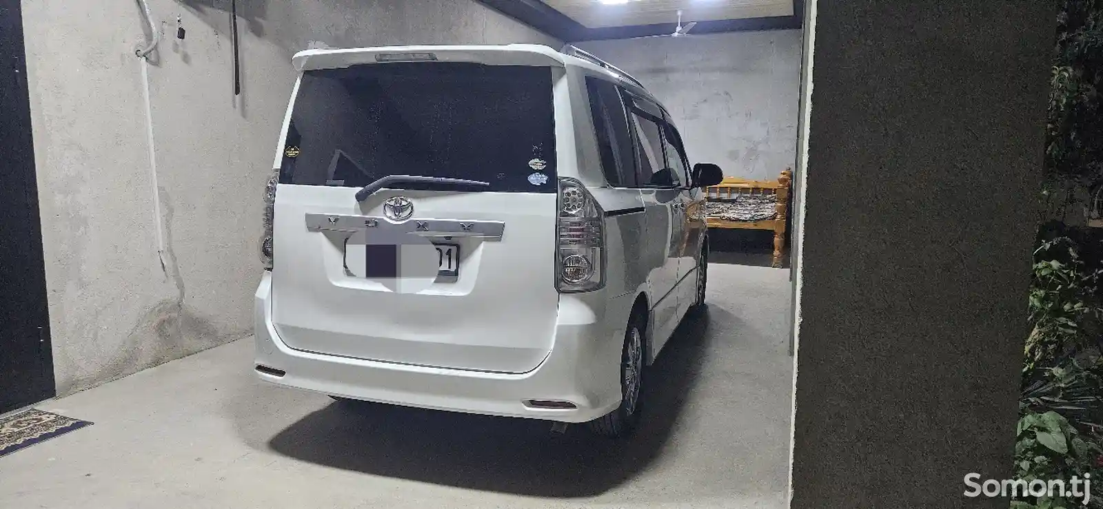 Toyota Voxy, 2010-4