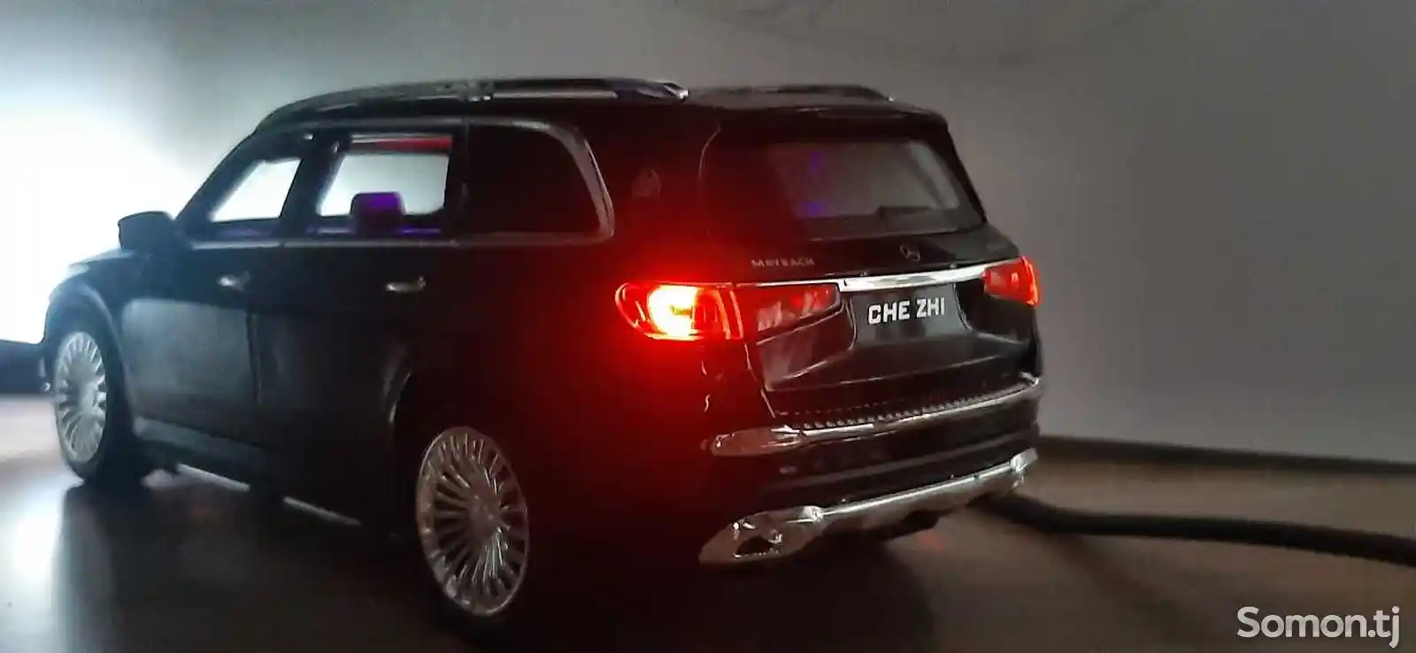 Машинка Mercedes Maybach GLS 600-5