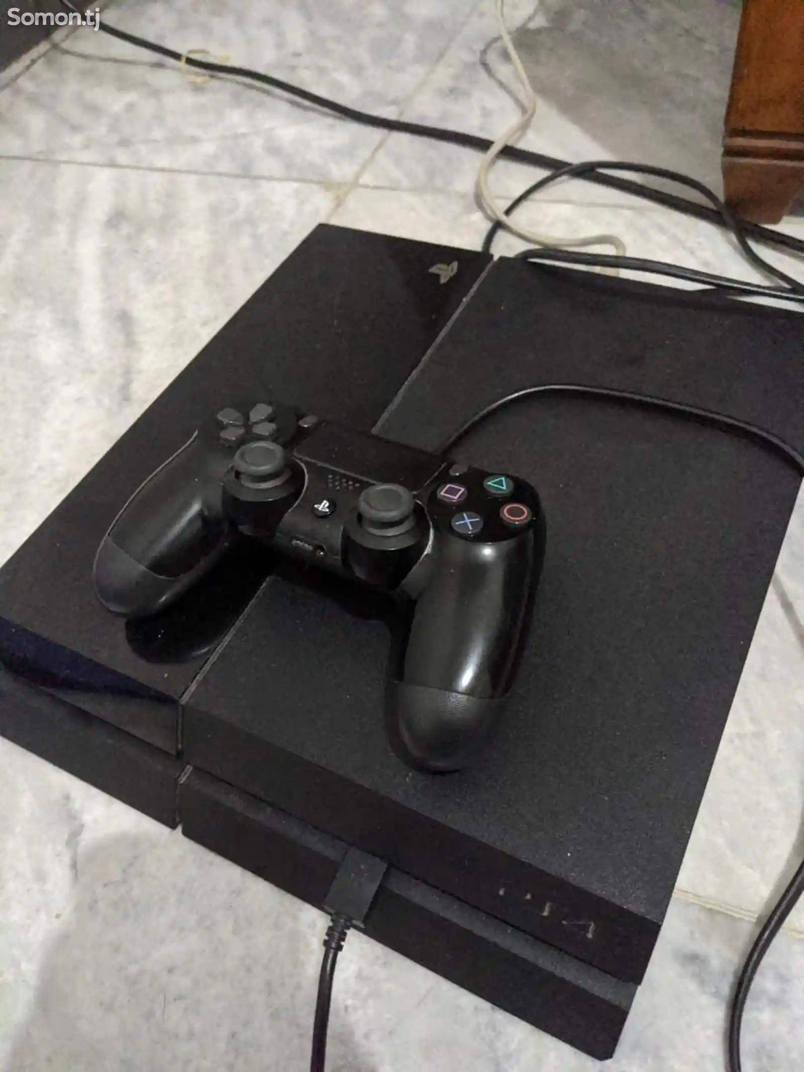 Игровая приставка Sony PlayStation 4