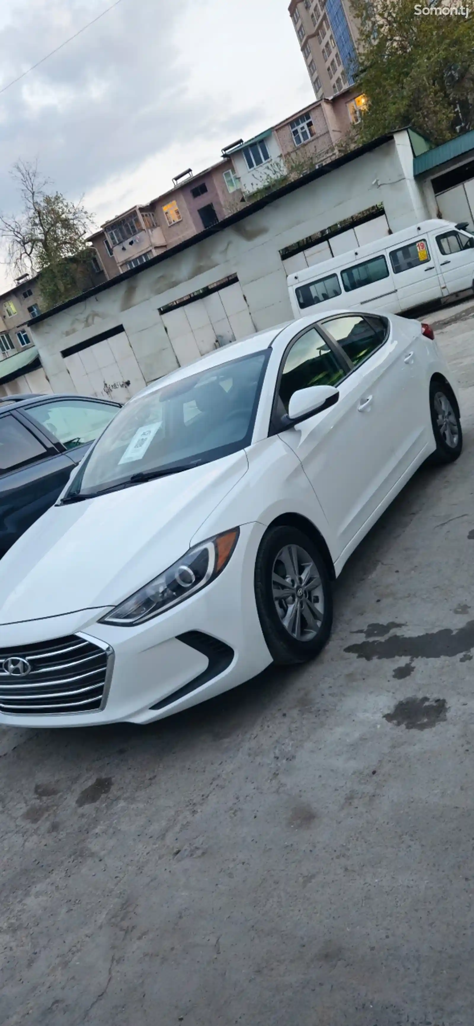 Hyundai Elantra, 2017-1